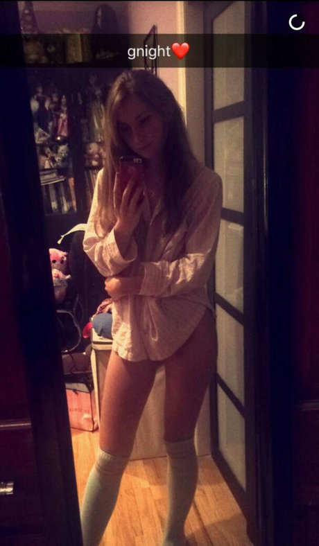 Naakte gelekte OnlyFans-foto van Vicky Kunia
