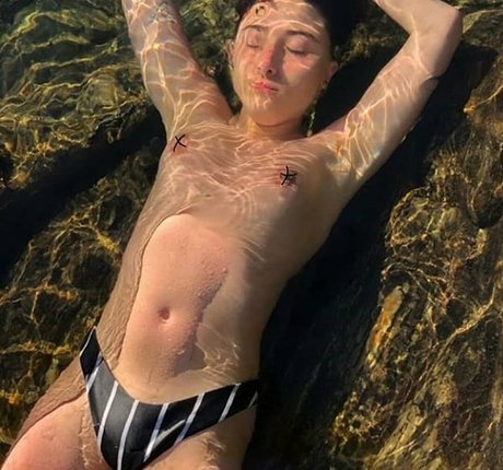 Naakte gelekte OnlyFans-foto van Laubrasil