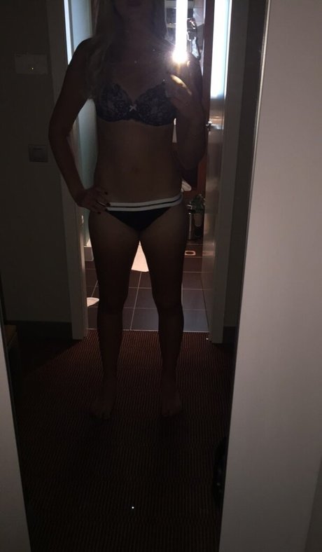 Naakte gelekte OnlyFans-foto van Kristina Mladenovic