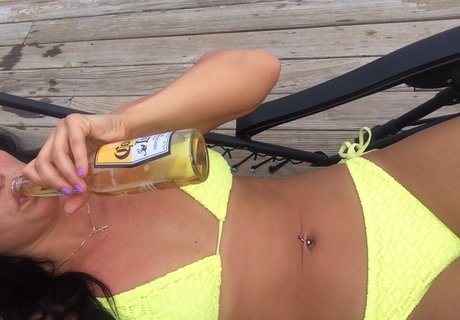 Naakte gelekte OnlyFans-foto van Shayna Foappiano