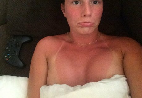 Naakte gelekte OnlyFans-foto van Shayna Foappiano