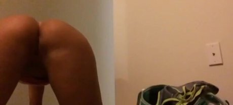 Naakte gelekte OnlyFans-foto van Shayna Foappiano