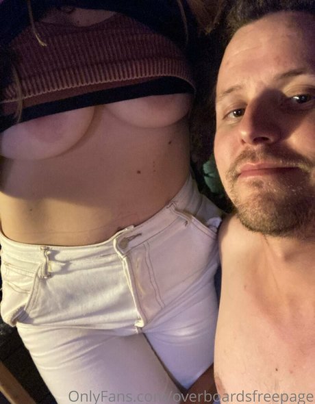 Naakte gelekte OnlyFans-foto van Overboardhumor