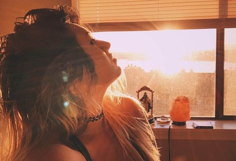 Naakte gelekte OnlyFans-foto van Eileenexy