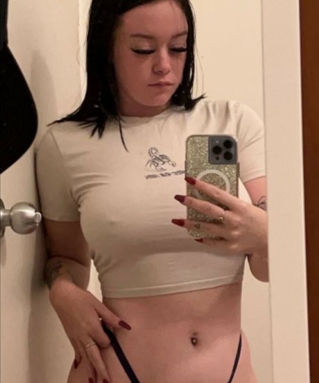 Naakte gelekte OnlyFans-foto van Kiyahalec