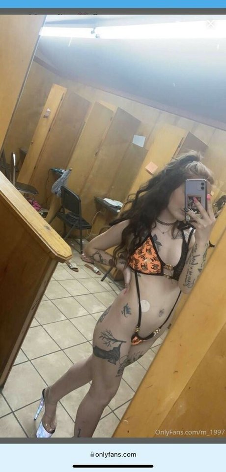 Naakte gelekte OnlyFans-foto van Marceline