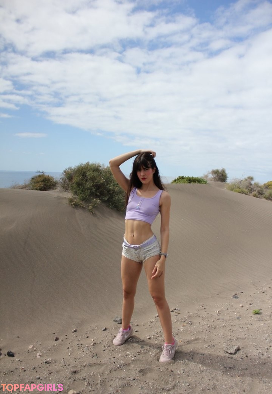 Naakte gelekte OnlyFans-foto van Leni Doll #1110