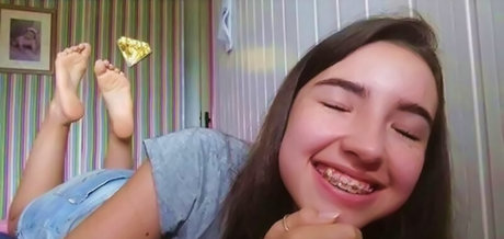 Naakte gelekte OnlyFans-foto van Rapha Feet