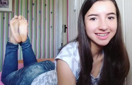 Naakte gelekte OnlyFans-foto van Rapha Feet