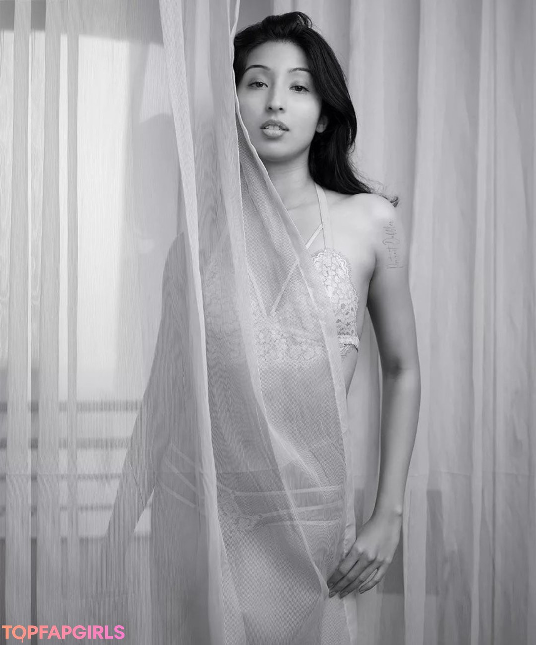 Naakte gelekte OnlyFans-foto van Yajnaseni #1152