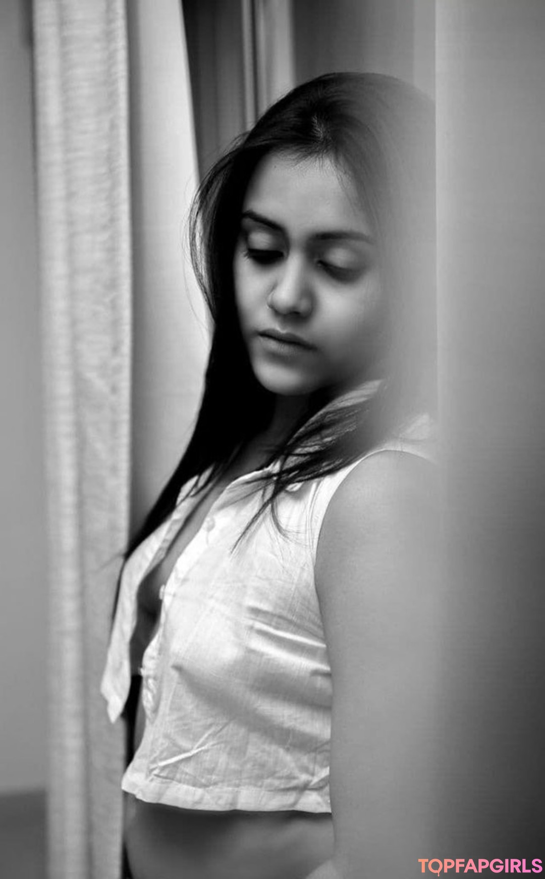 Naakte gelekte OnlyFans-foto van Yajnaseni #1171