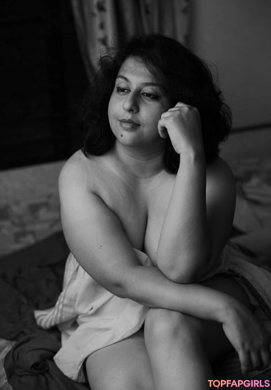 Naakte gelekte OnlyFans-foto van Yajnaseni #1765