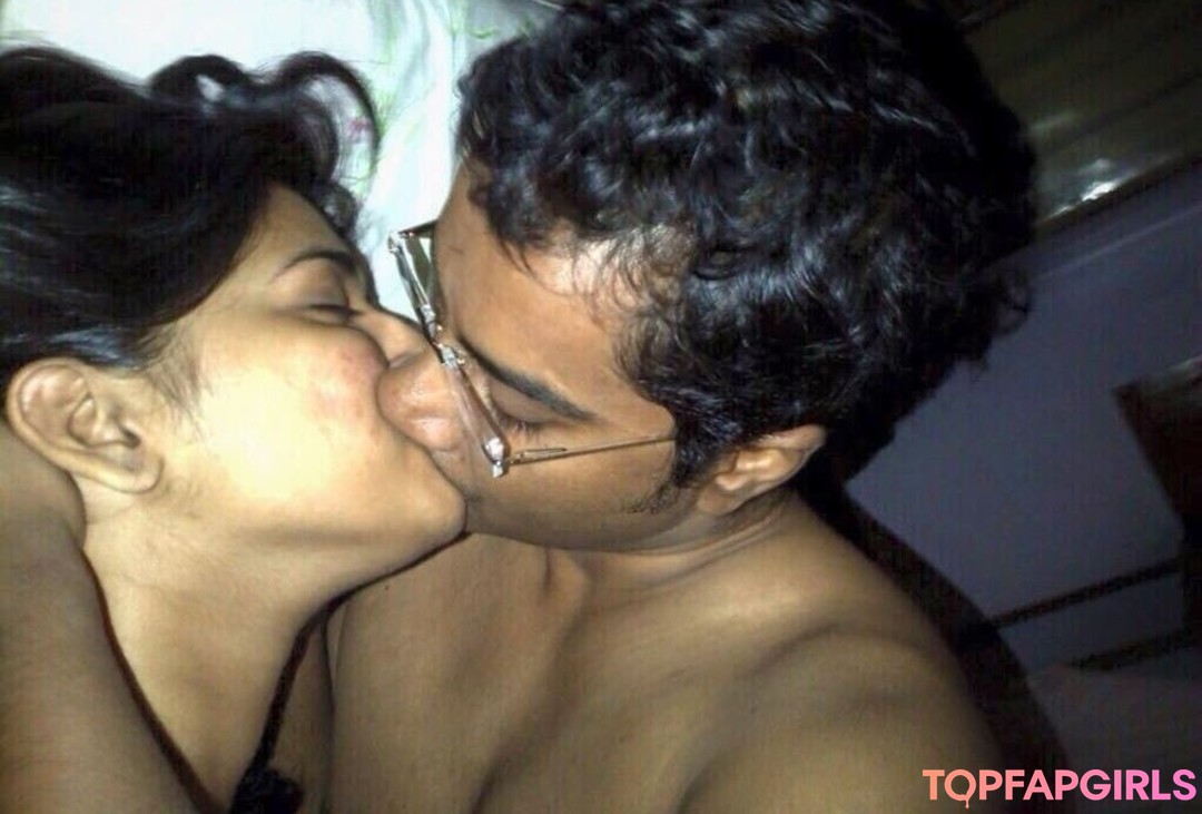 Naakte gelekte OnlyFans-foto van Yajnaseni #1781