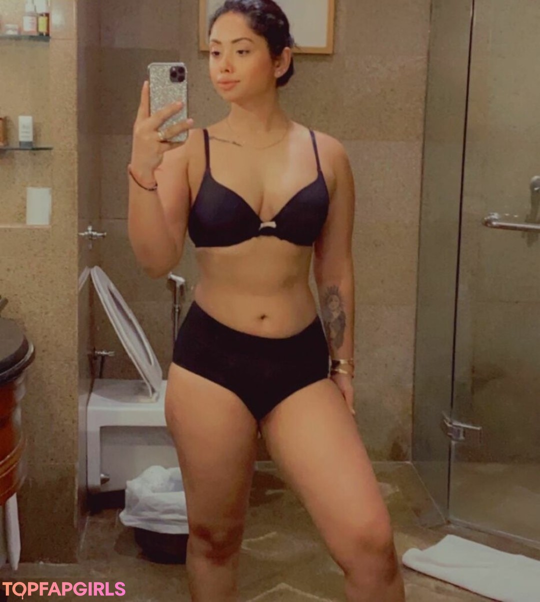 Naakte gelekte OnlyFans-foto van Yajnaseni #1784