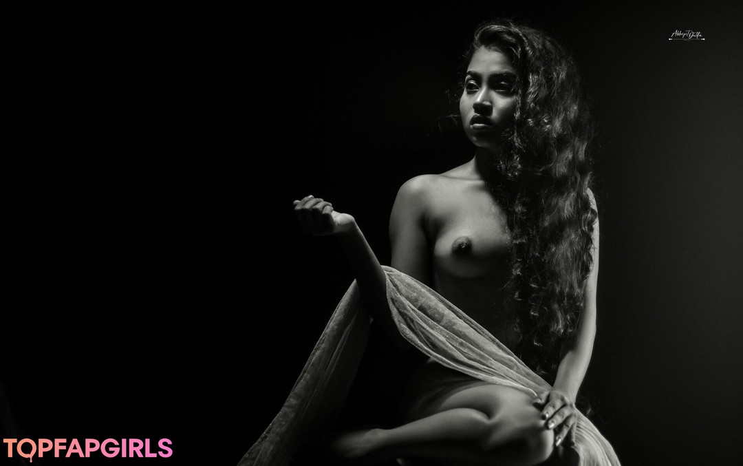 Naakte gelekte OnlyFans-foto van Yajnaseni #1879