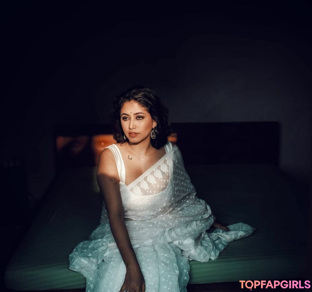 Naakte gelekte OnlyFans-foto van Yajnaseni #1977