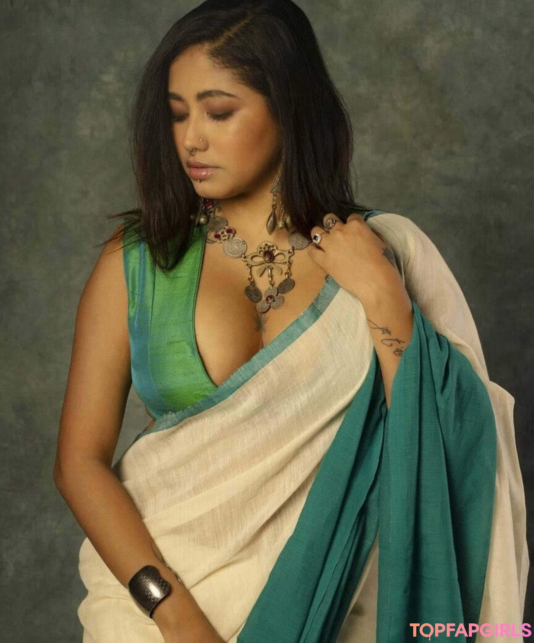 Naakte gelekte OnlyFans-foto van Yajnaseni #1978