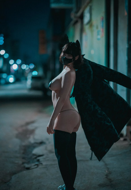 Naakte gelekte OnlyFans-foto van Djawa Jenny