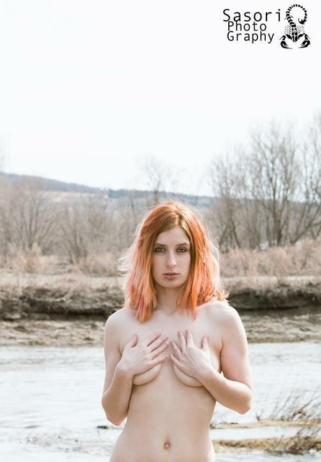 Naakte gelekte OnlyFans-foto van Sanny Chixy