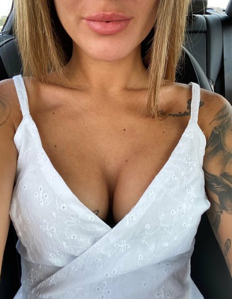 Naakte gelekte OnlyFans-foto van Alterkate