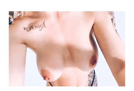 Naakte gelekte OnlyFans-foto van Marilyn Milk