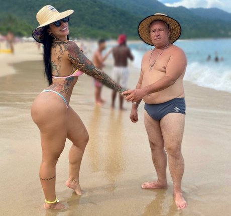 Naakte gelekte OnlyFans-foto van Felemes