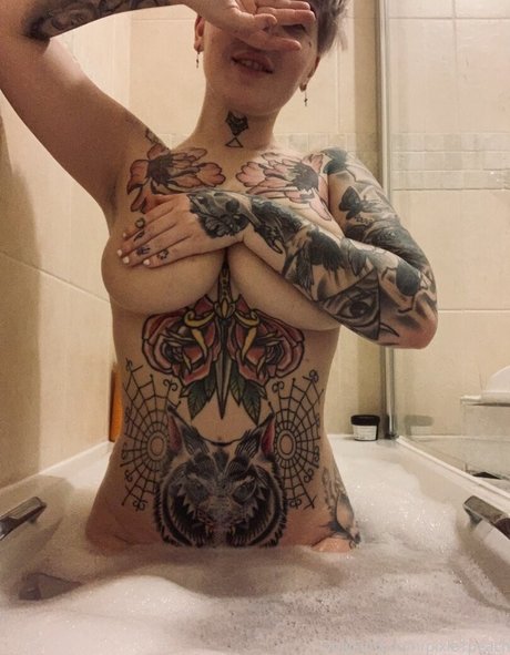 Naakte gelekte OnlyFans-foto van Pixie Peach