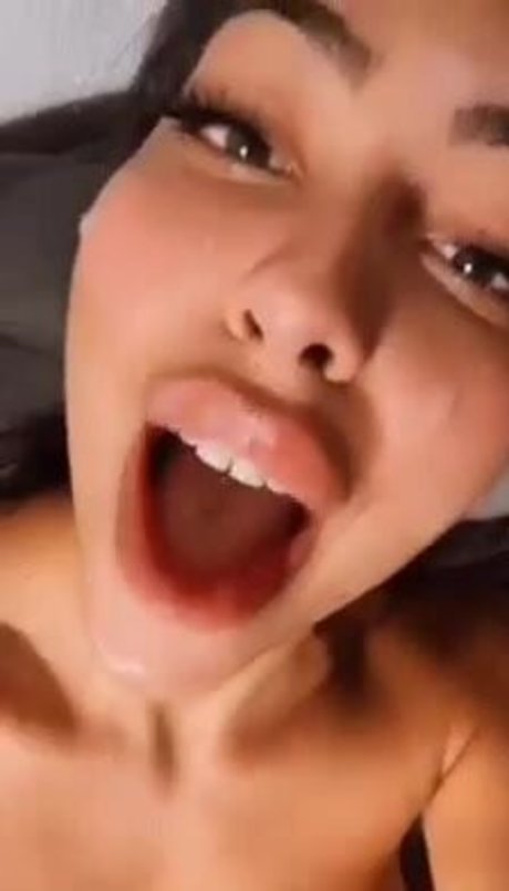 Naakte gelekte OnlyFans-foto van Missrealfake
