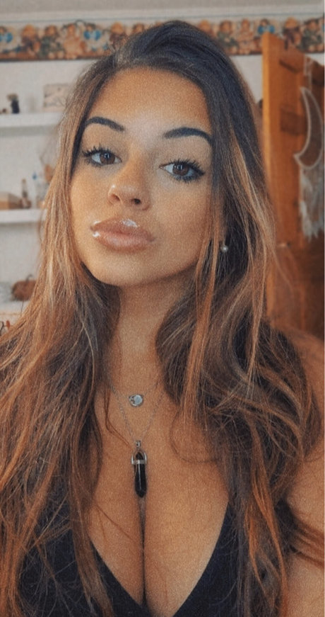 Naakte gelekte OnlyFans-foto van Allyson Noelle