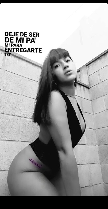 Naakte gelekte OnlyFans-foto van Paradisi02