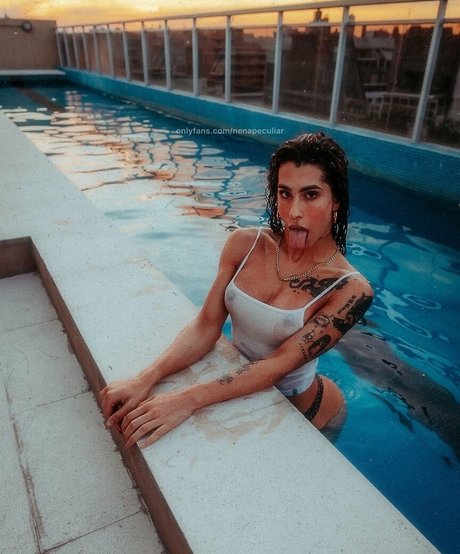 Nena Peculiar