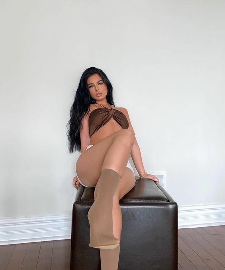 Naakte gelekte OnlyFans-foto van Vassiliki