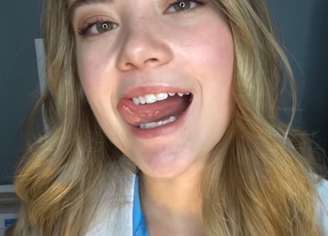 Naakte gelekte OnlyFans-foto van Madi Asmr