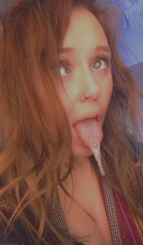 Naakte gelekte OnlyFans-foto van Azoralynn