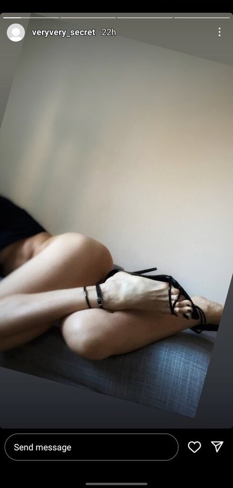 Naakte gelekte OnlyFans-foto van Veryverysecret