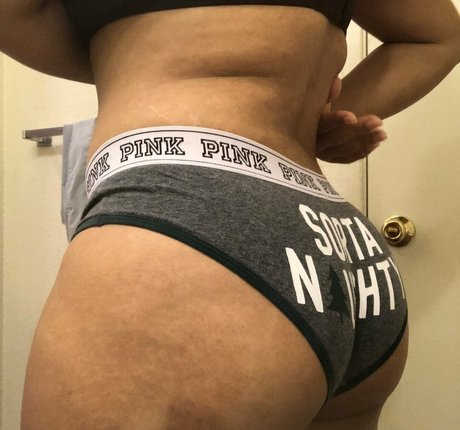 Naakte gelekte OnlyFans-foto van Tellyfckngo