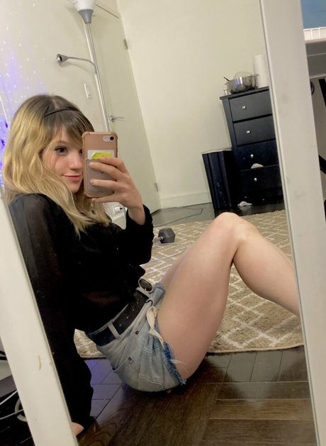 Naakte gelekte OnlyFans-foto van Sueptime