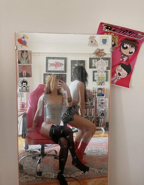 Naakte gelekte OnlyFans-foto van Artsymoi
