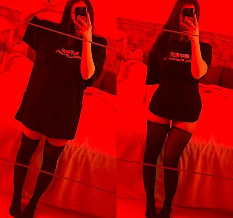 Naakte gelekte OnlyFans-foto van Nineer