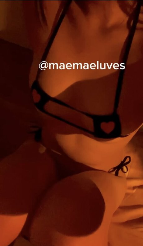 Naakte gelekte OnlyFans-foto van Maemaeluves