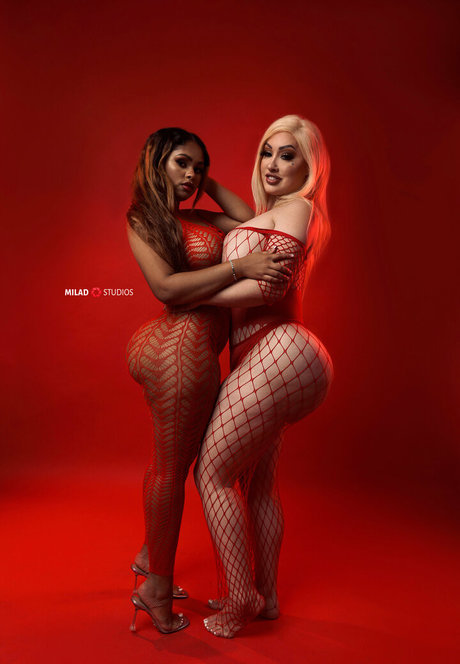 Naakte gelekte OnlyFans-foto van Tanyafree