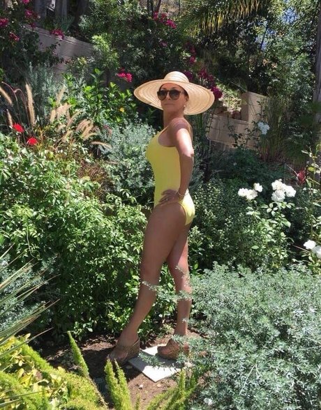 Naakte gelekte OnlyFans-foto van Shirley Ballas