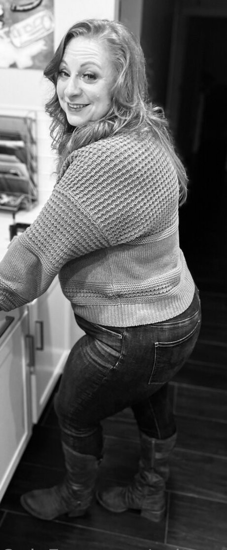 Naakte gelekte OnlyFans-foto van Sultrystoner77