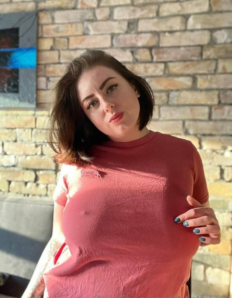 Naakte gelekte OnlyFans-foto van Sweet Buns