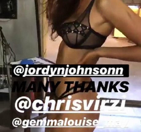 Naakte gelekte OnlyFans-foto van Eats Channel