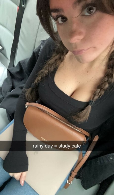 Naakte gelekte OnlyFans-foto van Sofiacrnilovic