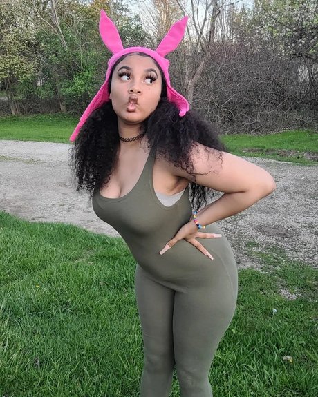 Naakte gelekte OnlyFans-foto van Animated Aja