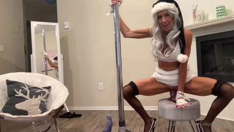 Naakte gelekte OnlyFans-foto van Role Play Dances