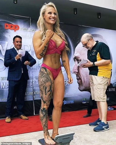 Naakte gelekte OnlyFans-foto van Ebanie Bridges
