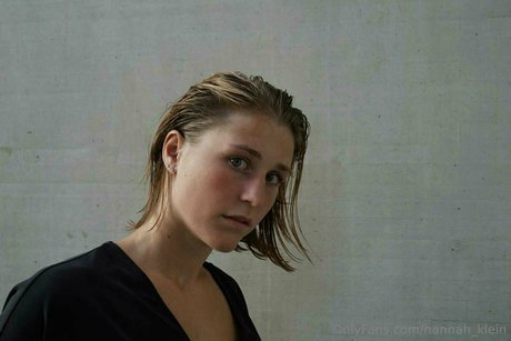 Naakte gelekte OnlyFans-foto van Hannah Klein